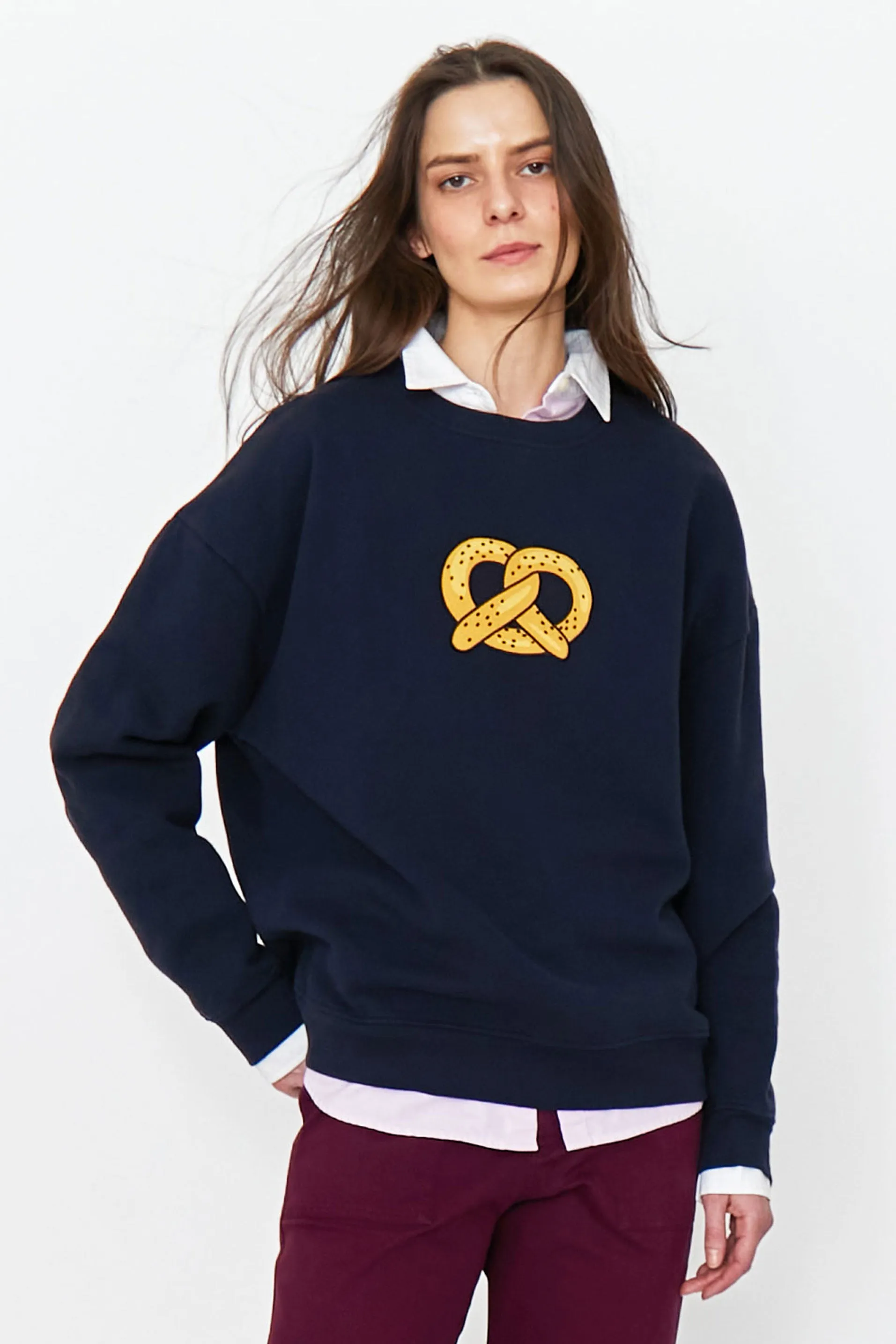 The Oversized Pretzel Sweatshirt - Navy