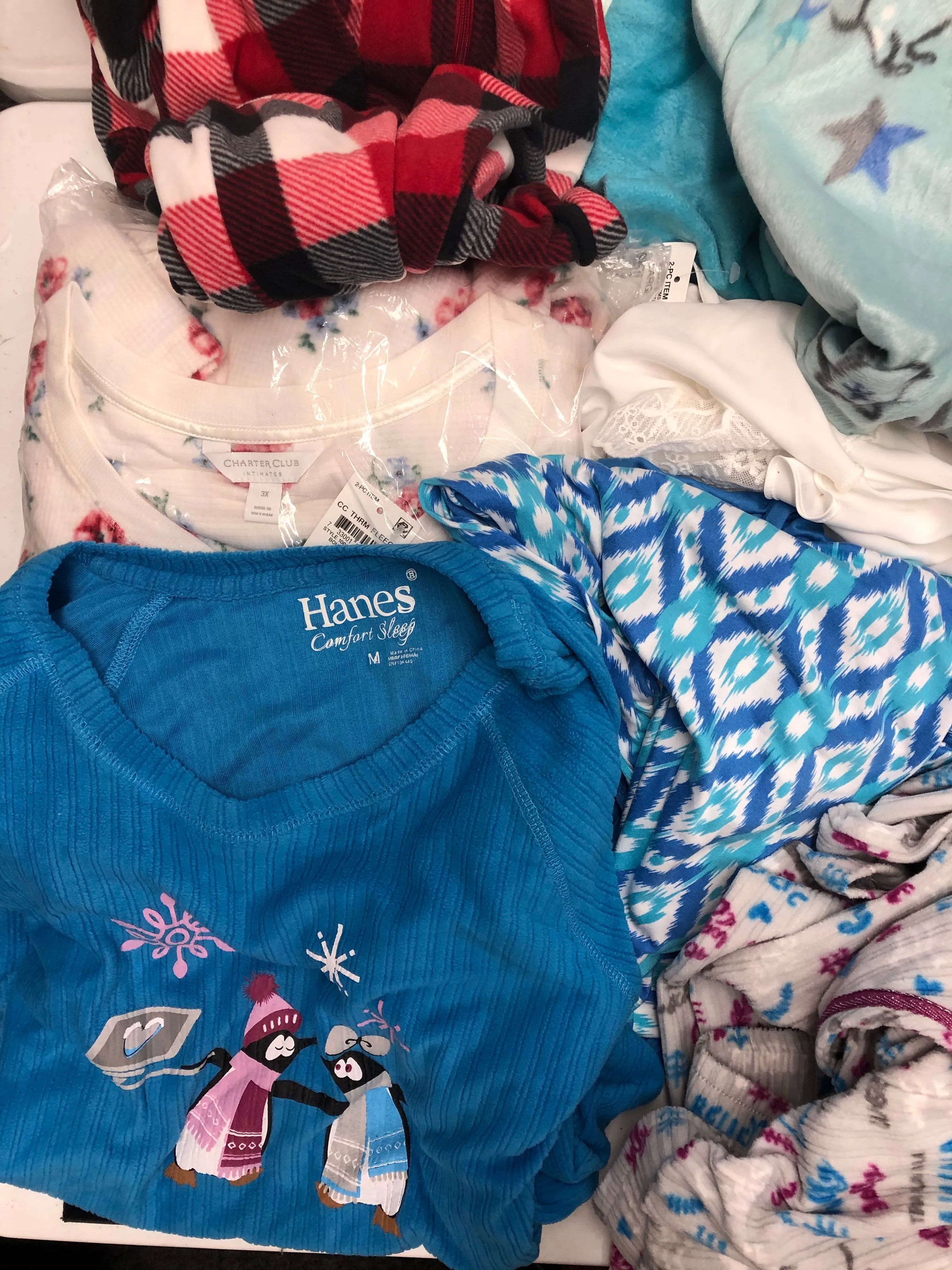 Women's Clothing Pajama Wholesale Lot, Hue, Hanes, Family PJS, Charter Club, Dream Lounge, Muk Luks, and more, 15 Units, Shelf Pulls, MSRP $735.48
